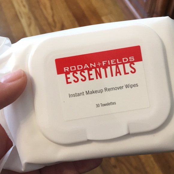 rodan fields makeup wipes